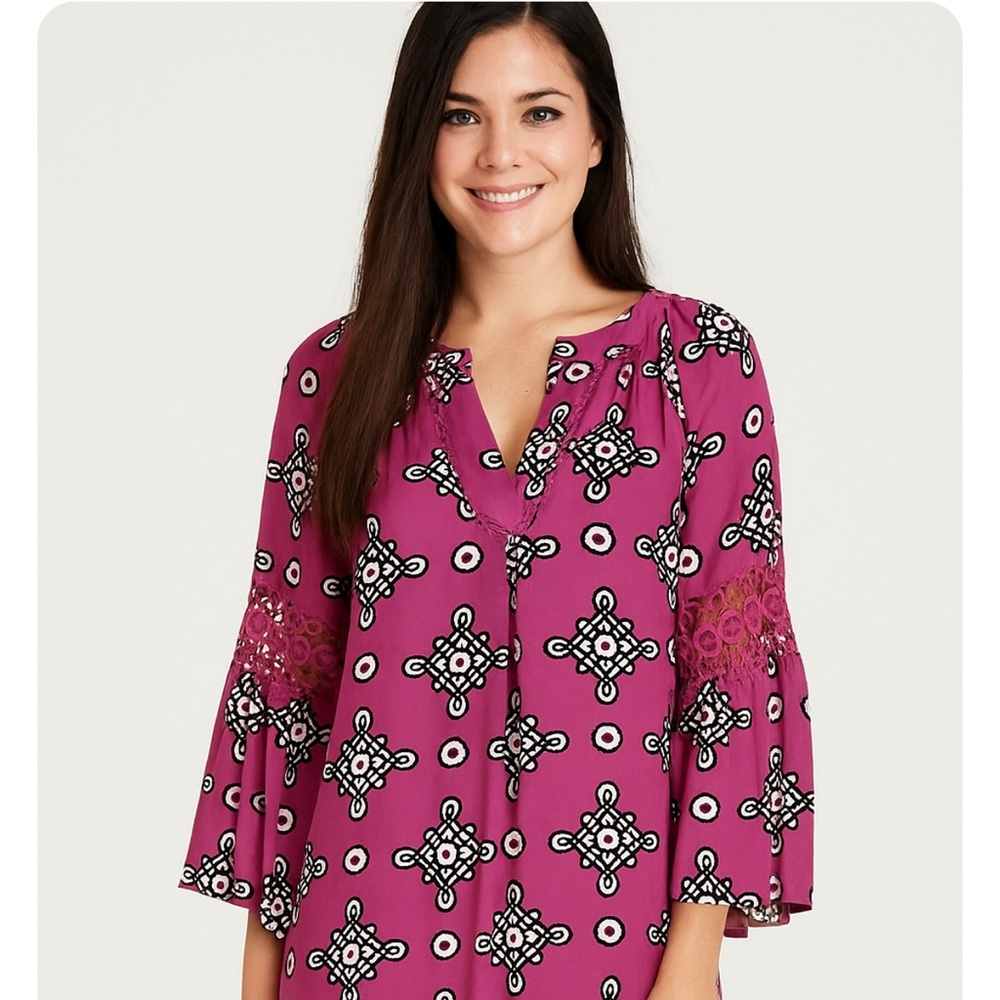 Crown and Ivy New Pink Patterned Dress with Crochet Sleeves